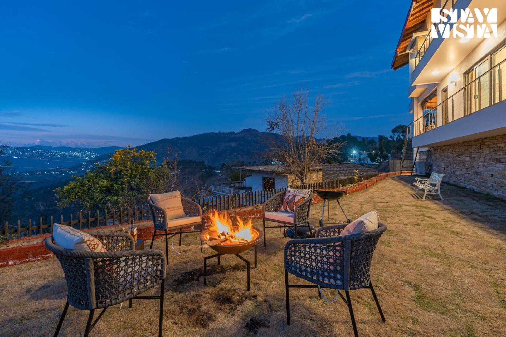 Stayvista At Amulyam Villa With Lawn & Bonfire Муктешвар Экстерьер фото