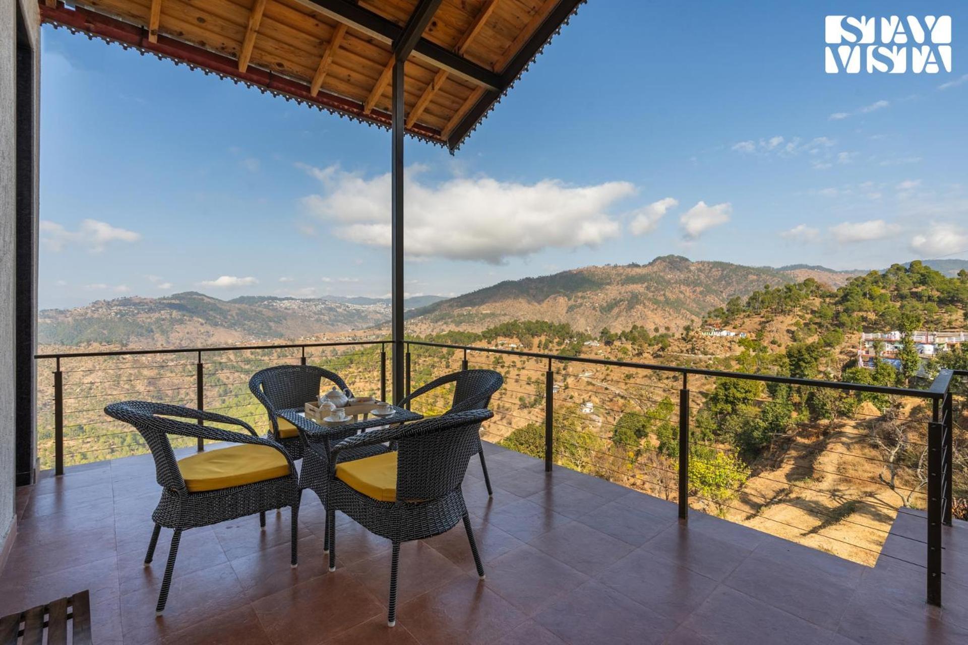 Stayvista At Amulyam Villa With Lawn & Bonfire Муктешвар Экстерьер фото